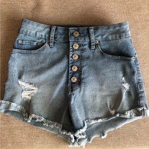 Rewash distressed button up jean shorts size 3/26